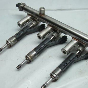 Einspritzdüse + Leiste Citroen Berlingo Peugeot 308 Partner 96kW 9822715980-Image1